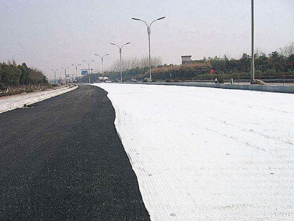 格柵復(fù)合土工布施工中