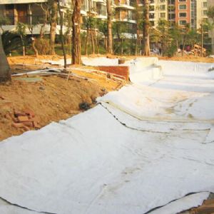 住宅區(qū)景觀湖防水毯施工現(xiàn)場(chǎng)